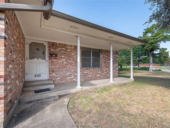4th image of 303 Borderbrook Dr