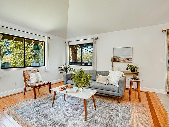 3rd image of 3019 Arlington Dr