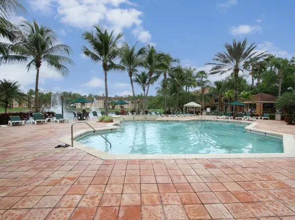 1205 Wildwood Lakes Blvd APT 203, Naples, FL 34104
