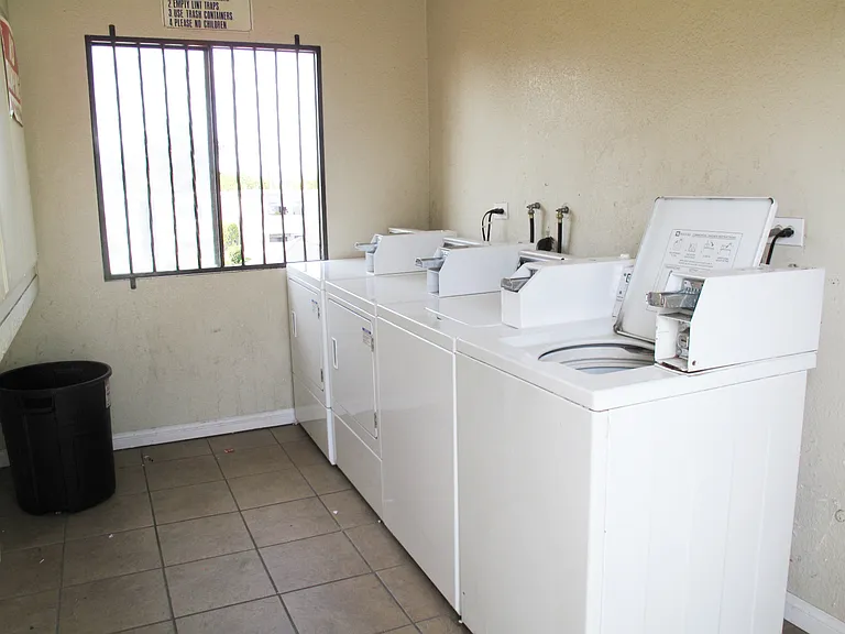 13105 Kornblum Ave — Photo 30