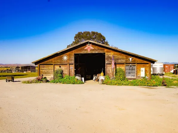 6200 Frye Ln, Hollister, CA 95023