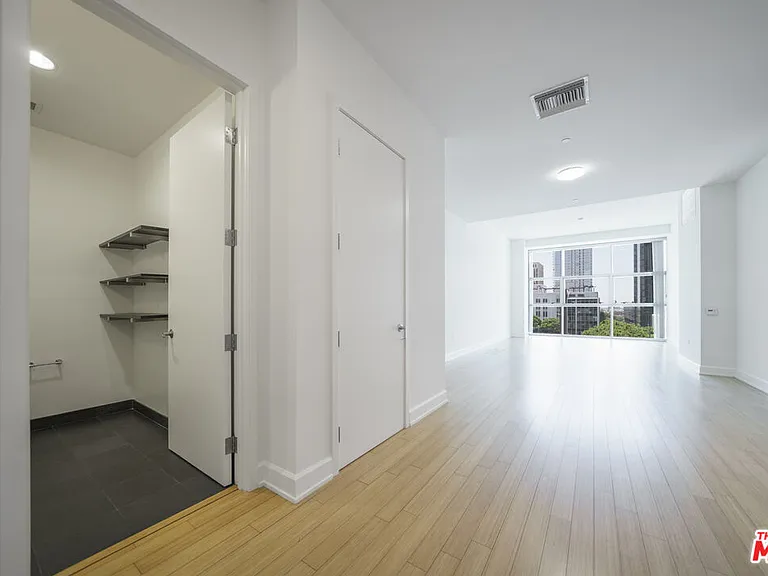 3223 W 6th St #605 — Photo 2