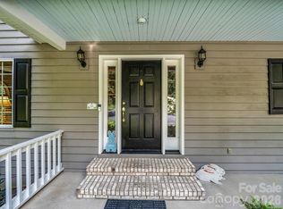 15 Ravenwood Dr, Fletcher, NC 28732