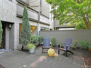 6718 Park Point Way NE #E-204, Seattle, WA 98115