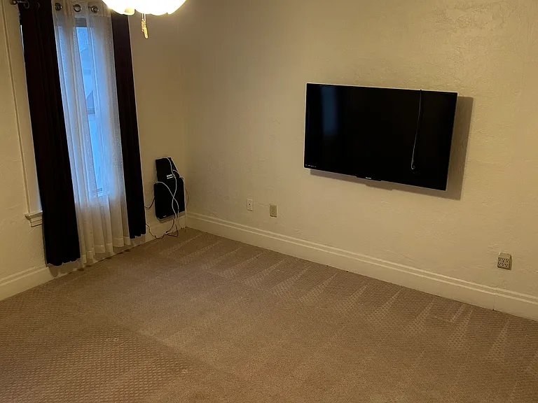 109 Capital Ave #2 — Photo 6