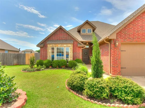 4933 Champlain Pl, Edmond, OK 73025