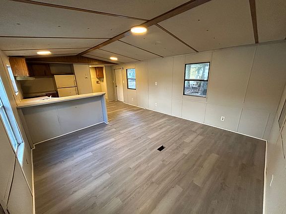 2nd image of 4502 E Old Marion Hwy #9