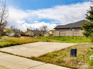 16904 Cape Cod Dr, Redding, CA 96003
