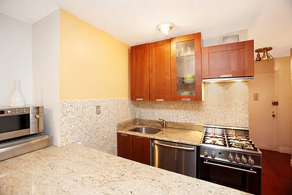 Rented by New York Residence | media 25