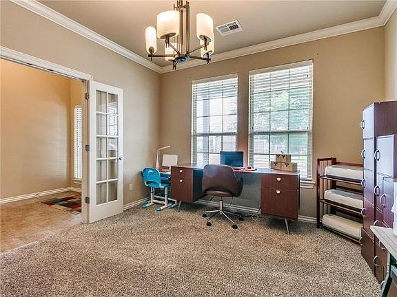 5th image of 2901 Marigold Ln