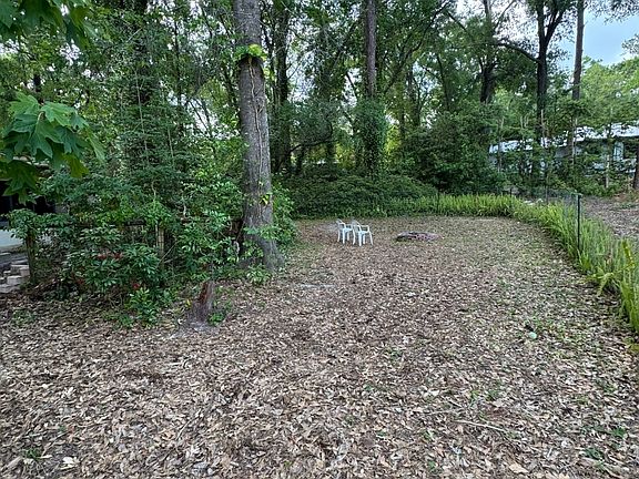 5th image of 909 NW 39th St