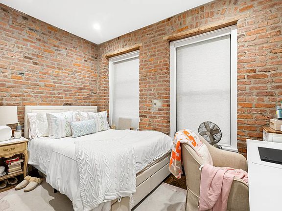 5th image of 280 E 10th St #20