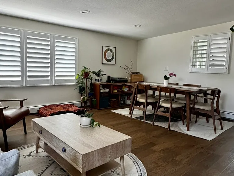 1089 W Stanford Ave — Photo 2