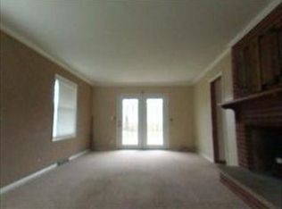 333 Douglas Ave, Crystal Lake, IL 60014