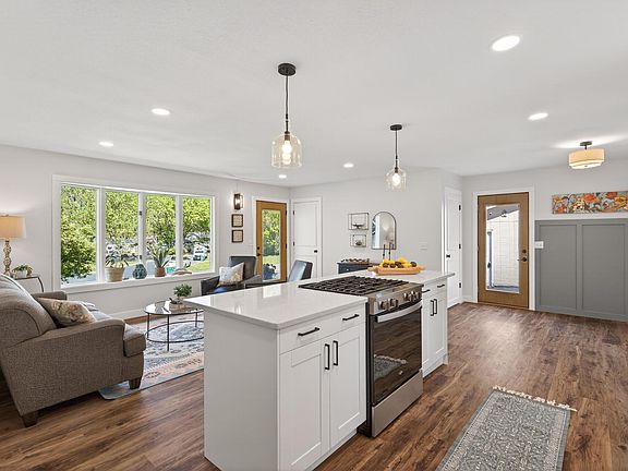 3rd image of 305 Trilane Cir
