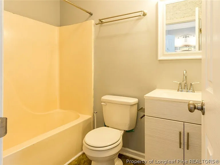 508 Stoneway Ct — Photo 10