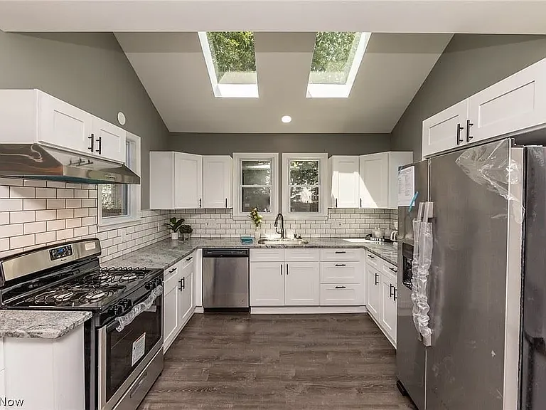 207 Lincoln Ave — Photo 16