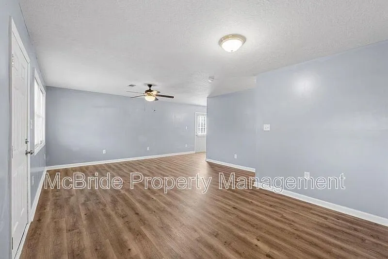 3 bed, 2.0 bath, 1269 sqft, $1,450 — Photo 4