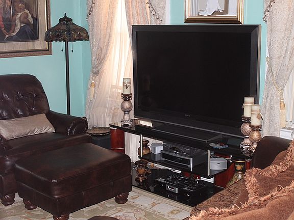 4th image of 4323 Avenue M