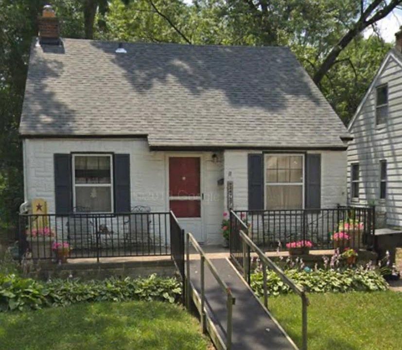 1st image of 24737 Pembroke Ave