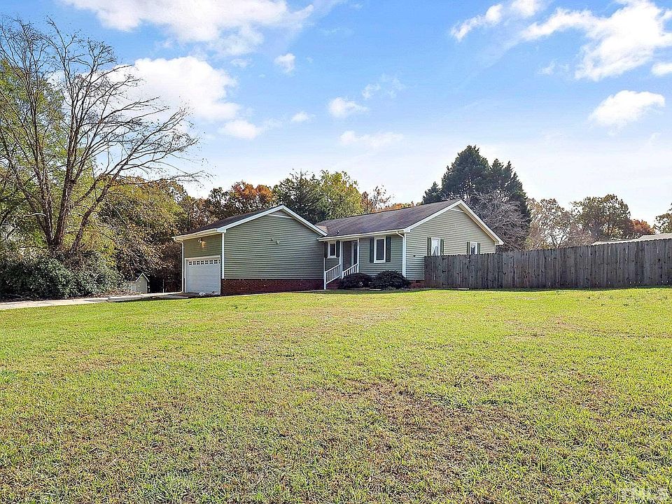 1st image of 3617 Vandam Dr