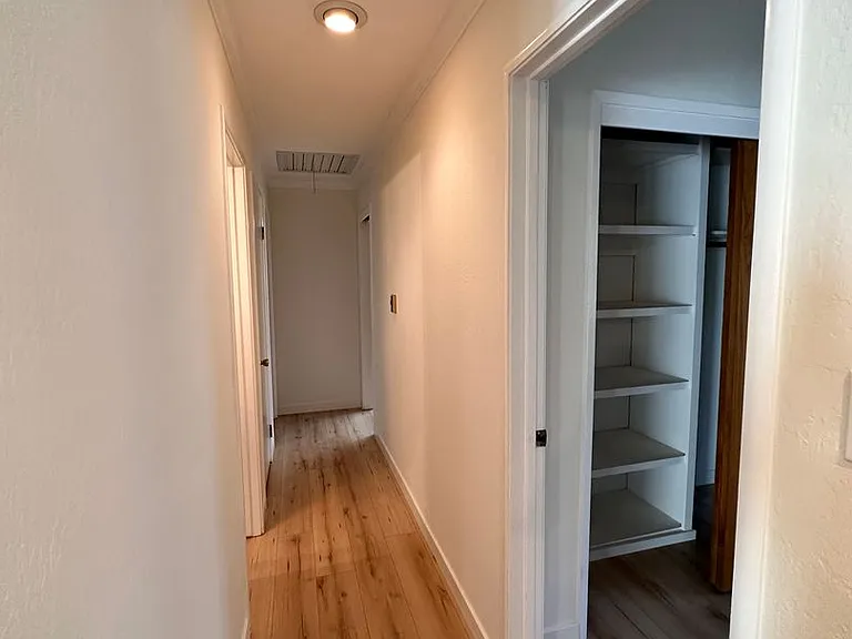 927 Acacia Ln — Photo 10