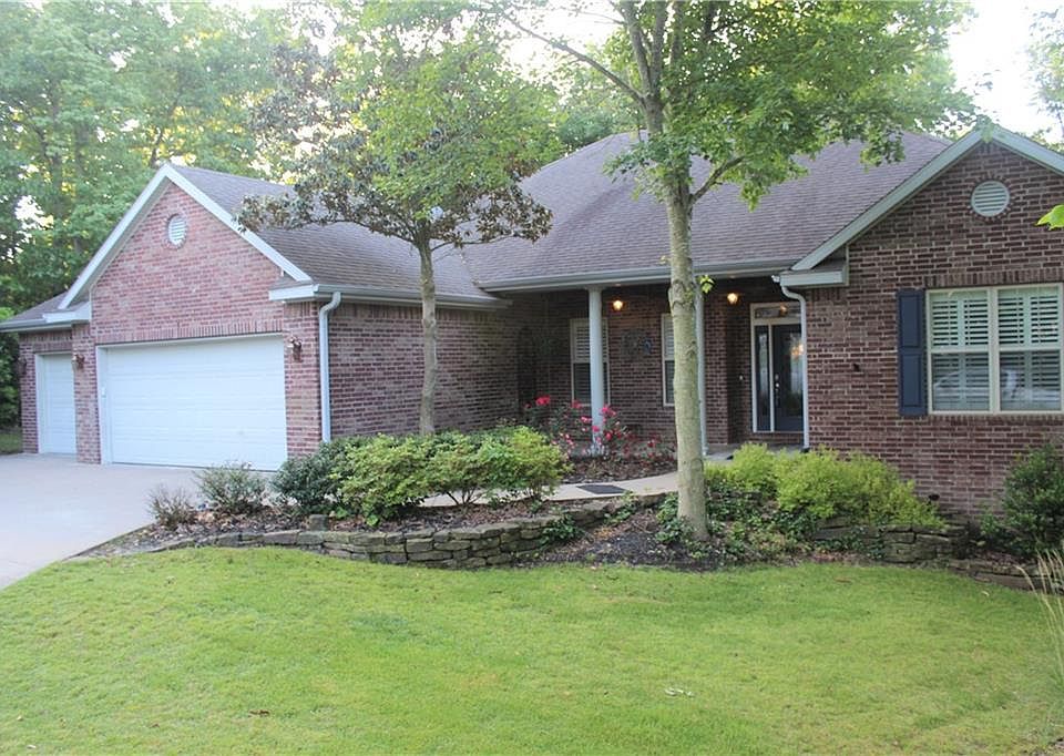 1st image of 5 Barlby Ln