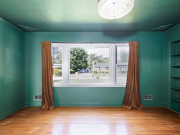 4th image of 48 Moonglo Cir