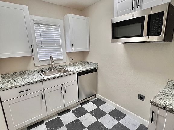 5th image of 2317 Skillman St #2319