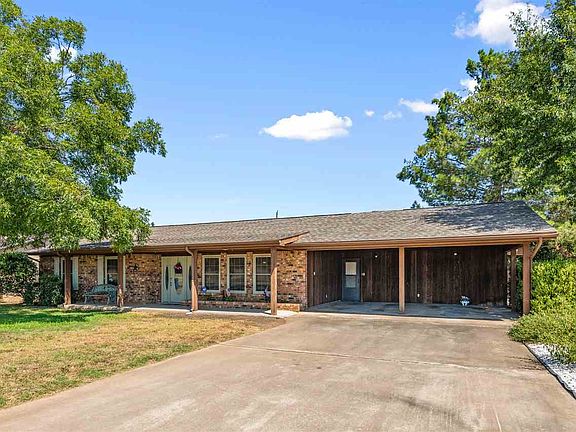 2nd image of 1305 Bluebonnet Dr