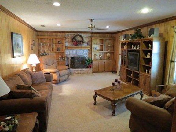2nd image of 33 Antlers Ln