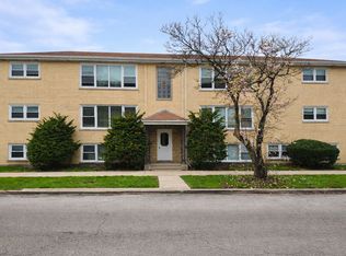 5834 W Montrose Ave #1S, Chicago, IL 60634
