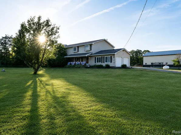 7753 Clyde Rd, Fenton, MI 48430