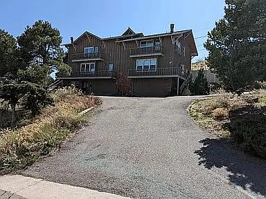 Large Duplex — Photo 1