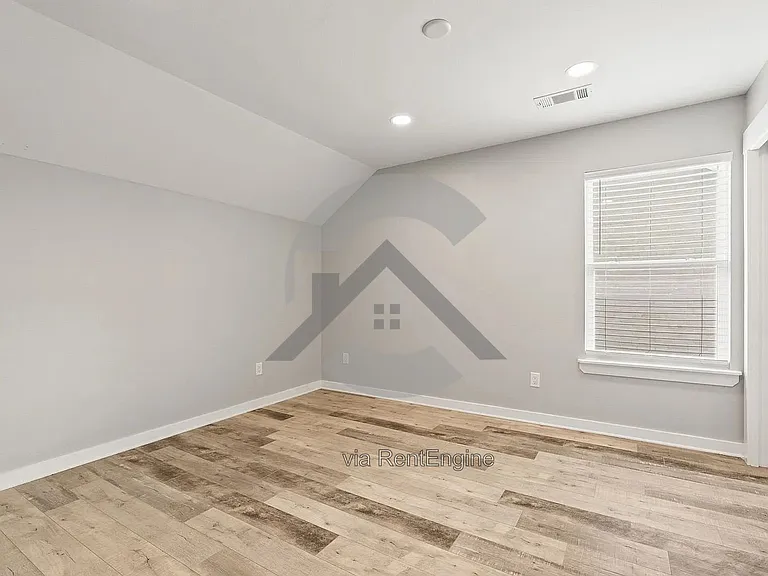 1725 Rohan Cir — Photo 20
