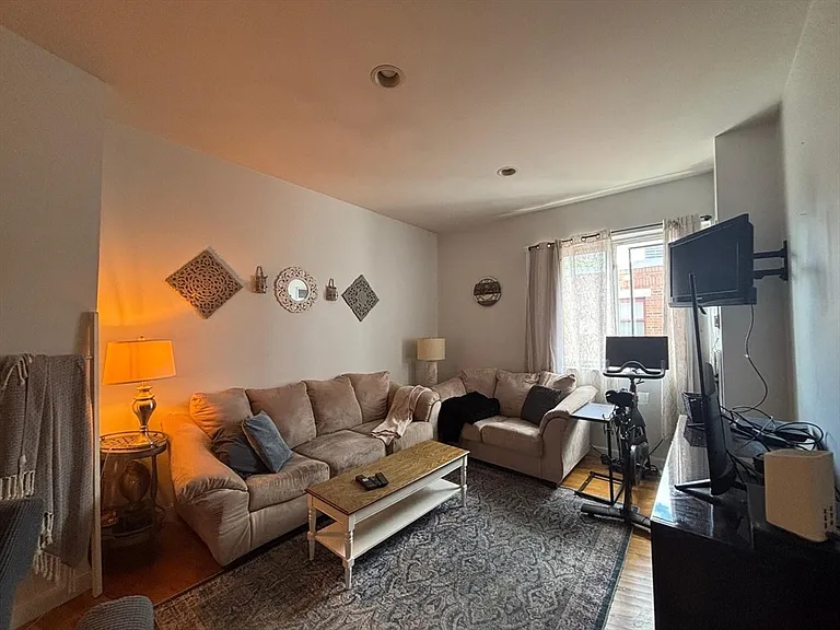 19 Wiget St #503 — Photo 4