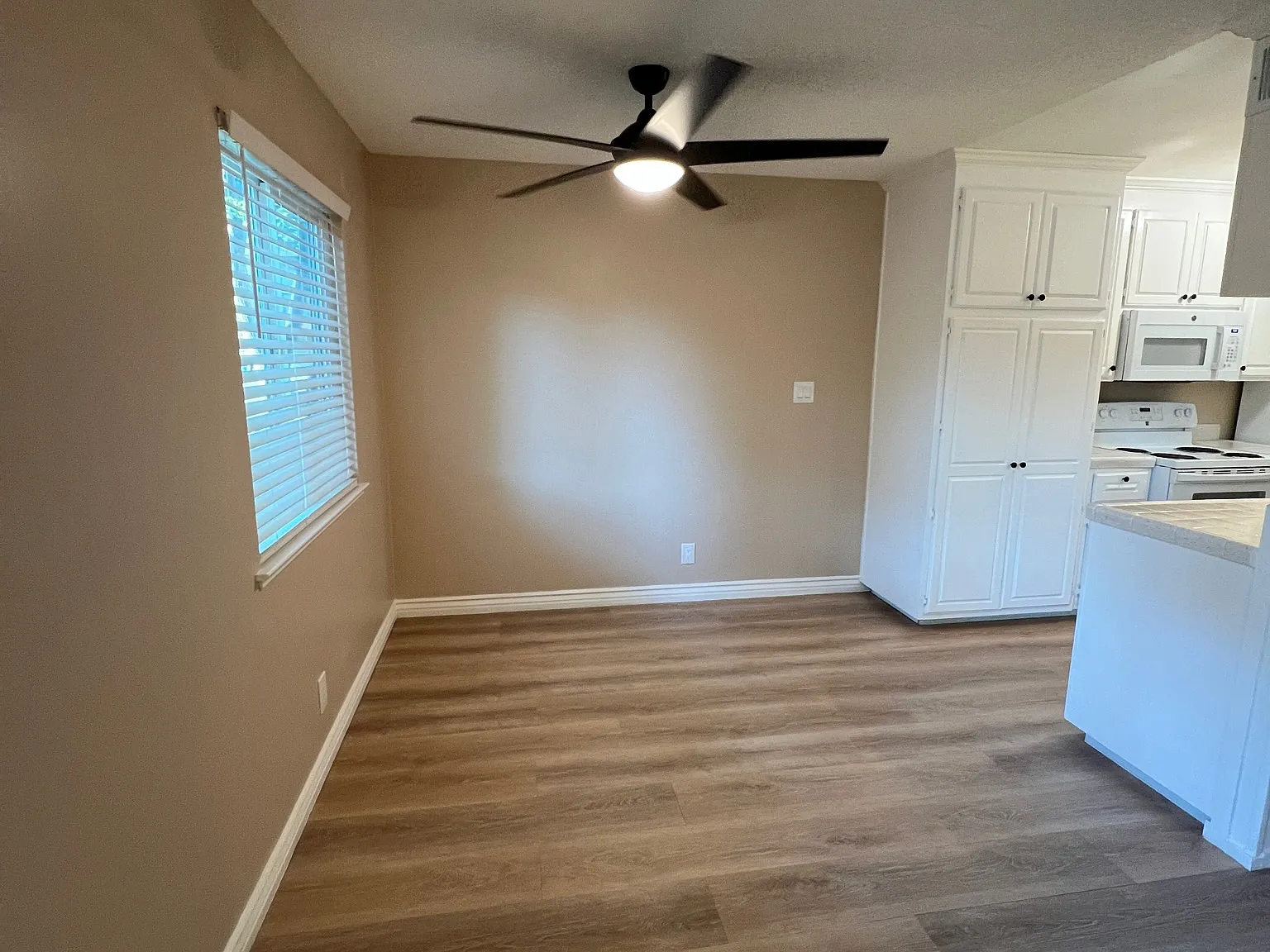 2 bed, 840 sqft, $1,575 — Photo 4