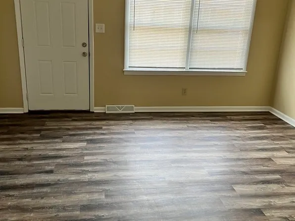 3102 Summit Ave APT H, Greensboro, NC 27405