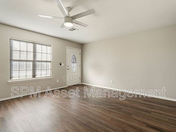 3rd image of 1015 E Grayson Ave Unit A