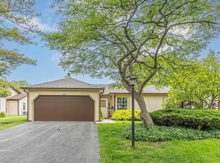 296 Whitewood Dr, Streamwood, IL 60107