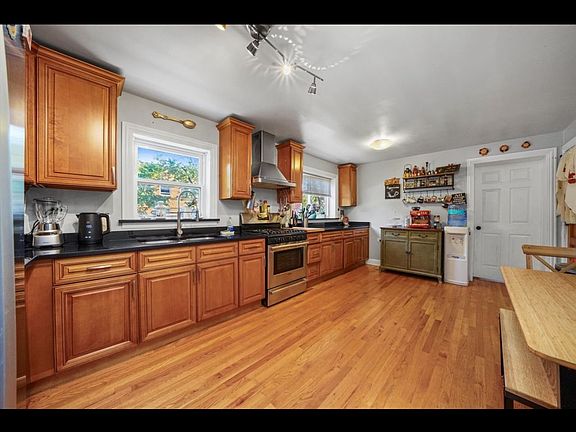 2nd image of 2859 N Lotus Ave #1