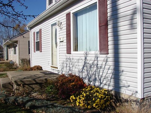 4th image of 1112 Noyes Ave