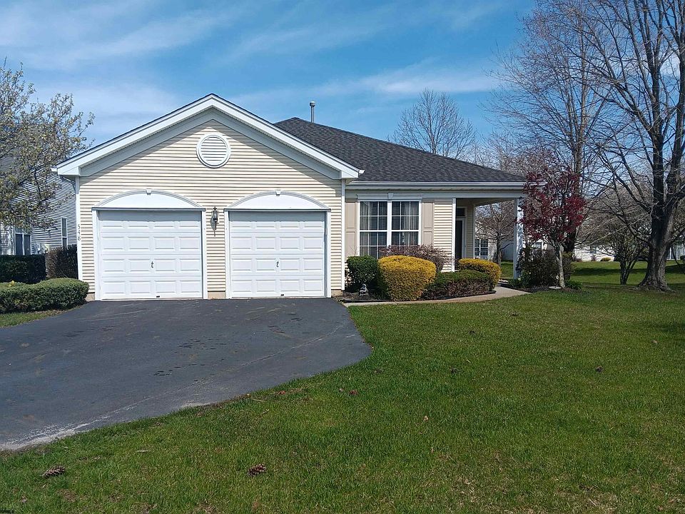 1st image of 548 Newport Ct