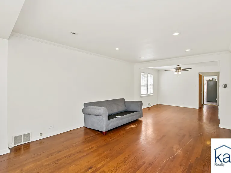 3719 W 81st Pl — Photo 4