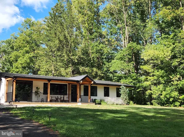 110 Woodland Dr, New Britain, PA 18901