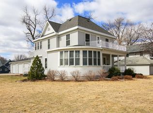 610 9th St S, Olivia, MN 56277