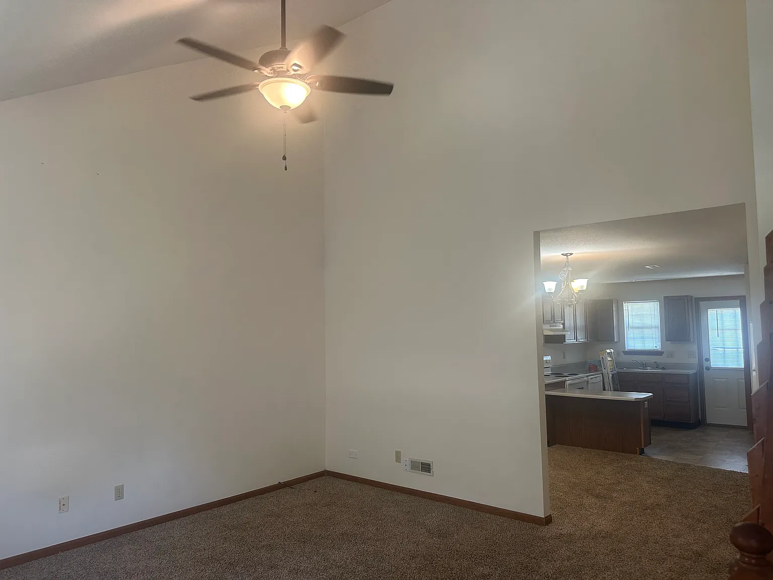3 bed, 1400 sqft, $1,375 — Photo 4