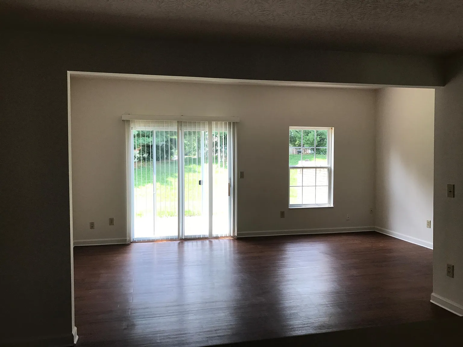 2 bed, 2.5 bath, 1200 sqft, $1,595 — Photo 3
