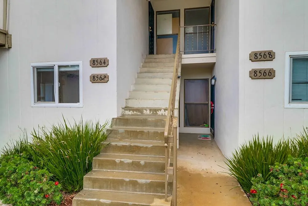 Building Photo - 8568 Hurlbut St