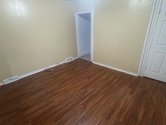 5th image of 34 Miltenberger St